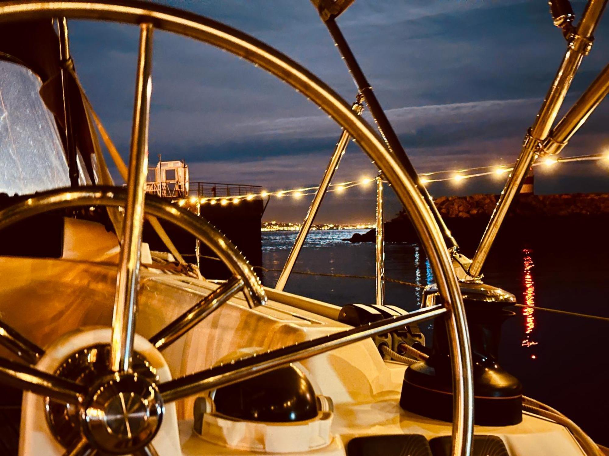 ホテル Sleep Aboard A Modern Sailboat In オエイラス エクステリア 写真